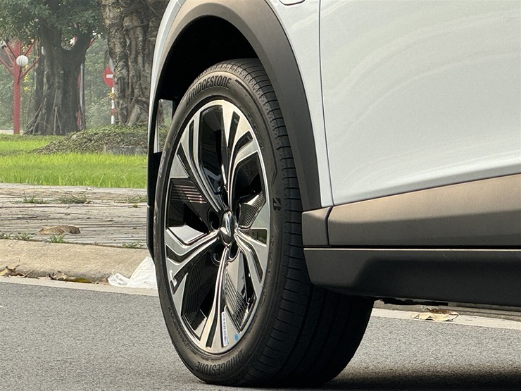 Giá xe VinFast VF 6 cập nhật tháng 6/2026, ưu đãi tới 45 triệu đồng - 7